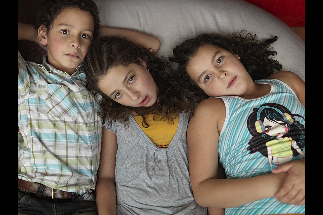Angio, Gianna en Micaella hebben een Kaapverdische moeder en een Italiaans-Nederlandse vader.